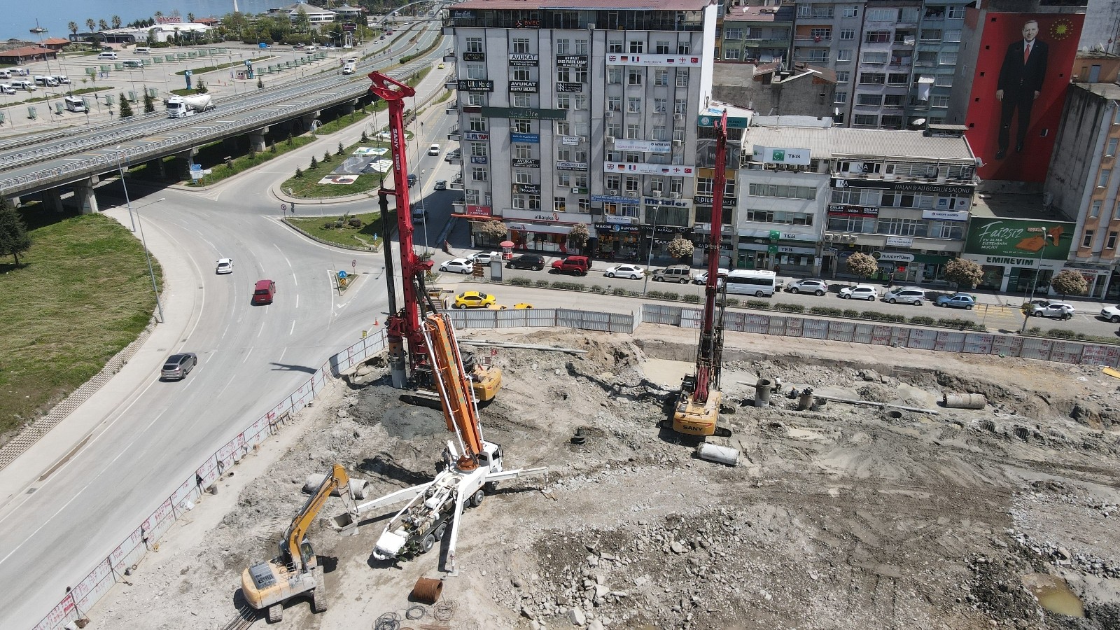 AW311558